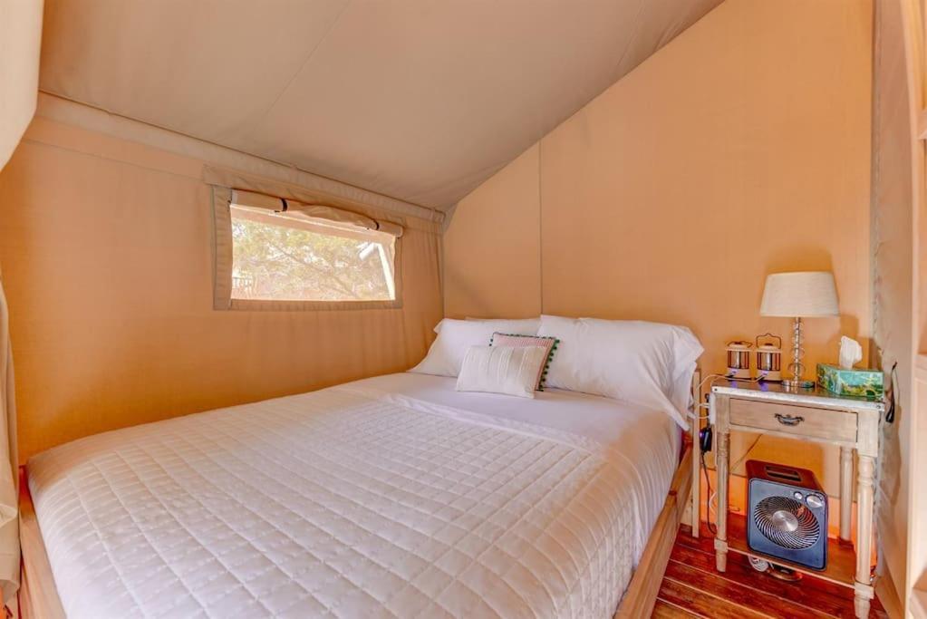 12 Fires Luxury Glamping With Heating #5 Hotel Johnson City Kültér fotó