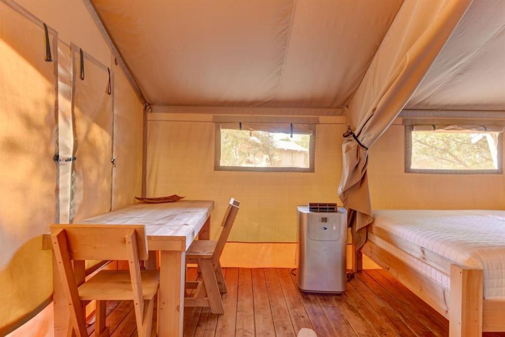 12 Fires Luxury Glamping With Heating #5 Hotel Johnson City Kültér fotó